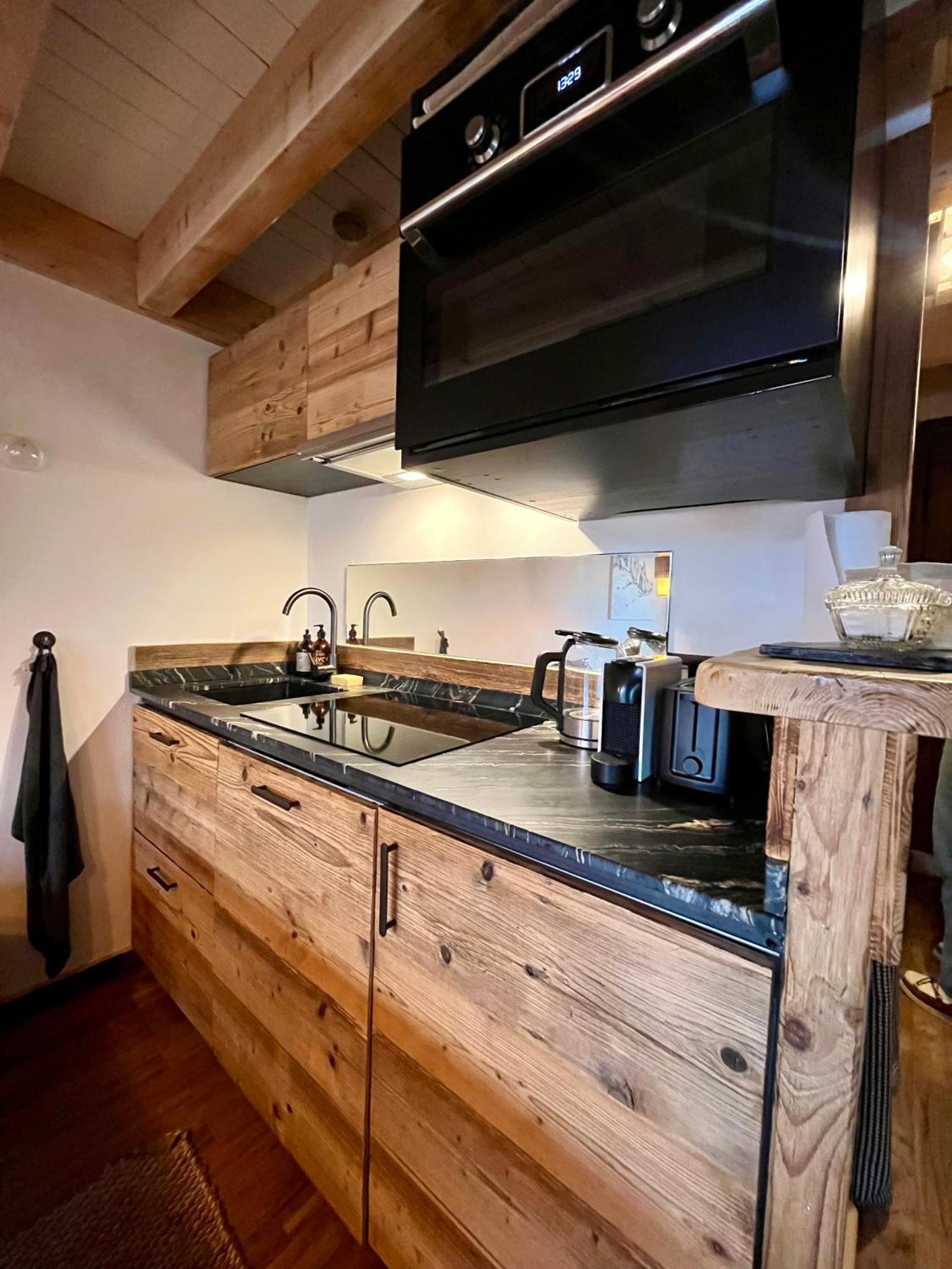 Appartement Ensoleille Aux Tines, Vue Massif Chamonix ภายนอก รูปภาพ