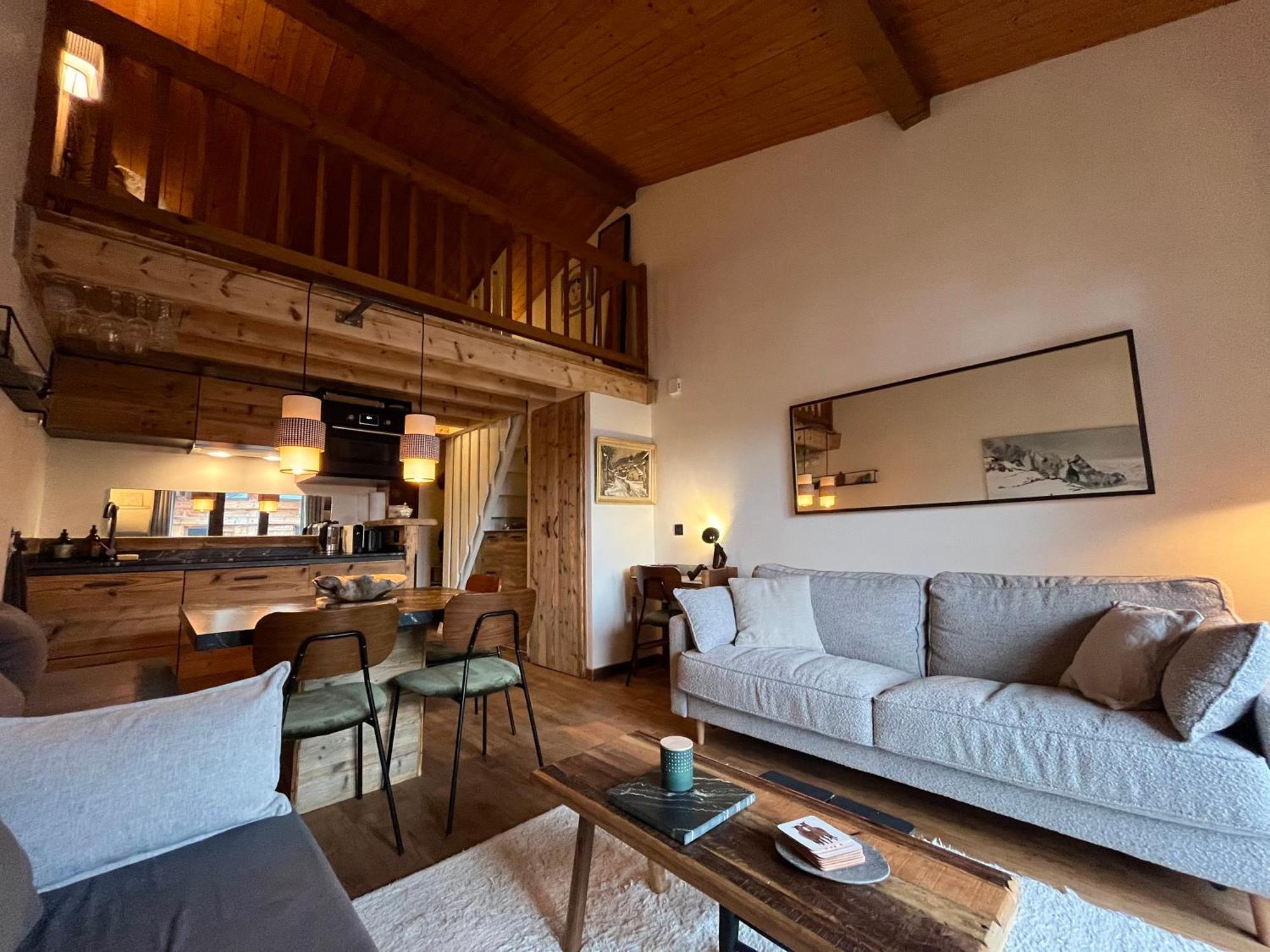 Appartement Ensoleille Aux Tines, Vue Massif Chamonix ภายนอก รูปภาพ